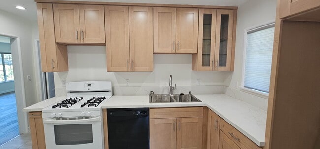 Building Photo - 3622 Stancrest Dr Unit 3 Rental