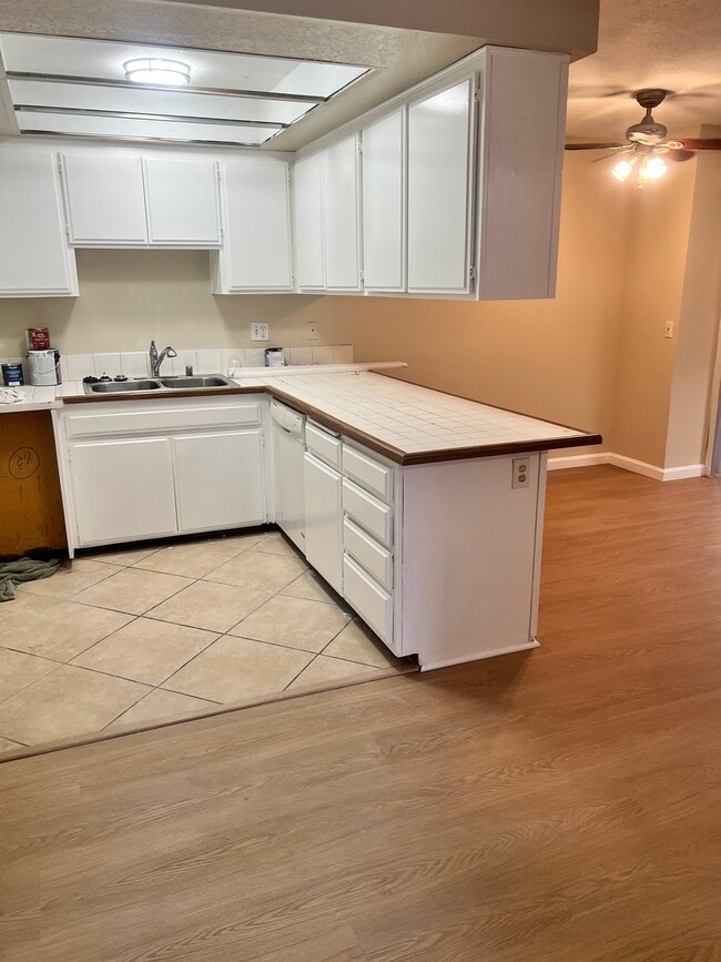Photo - 3352 Oakhurst Ave Unit 6