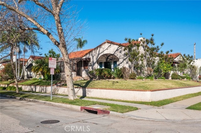 Photo - 929 E 37th St