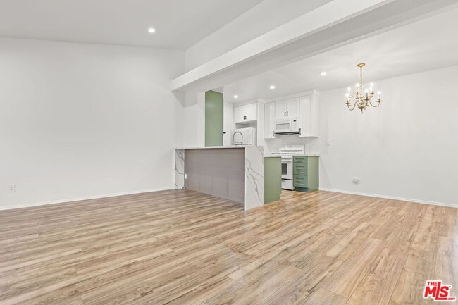 Photo - 5500 Lindley Ave Unit #206