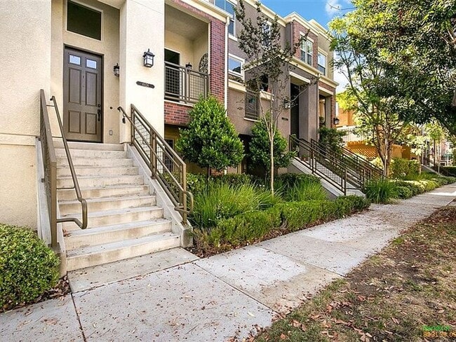 2 BR, 2 Bath, 2 Car garage - 2 BR, 2 Bath, 2 Car garage House