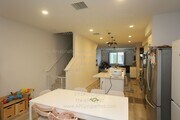 Photo - 535 S Motif St House