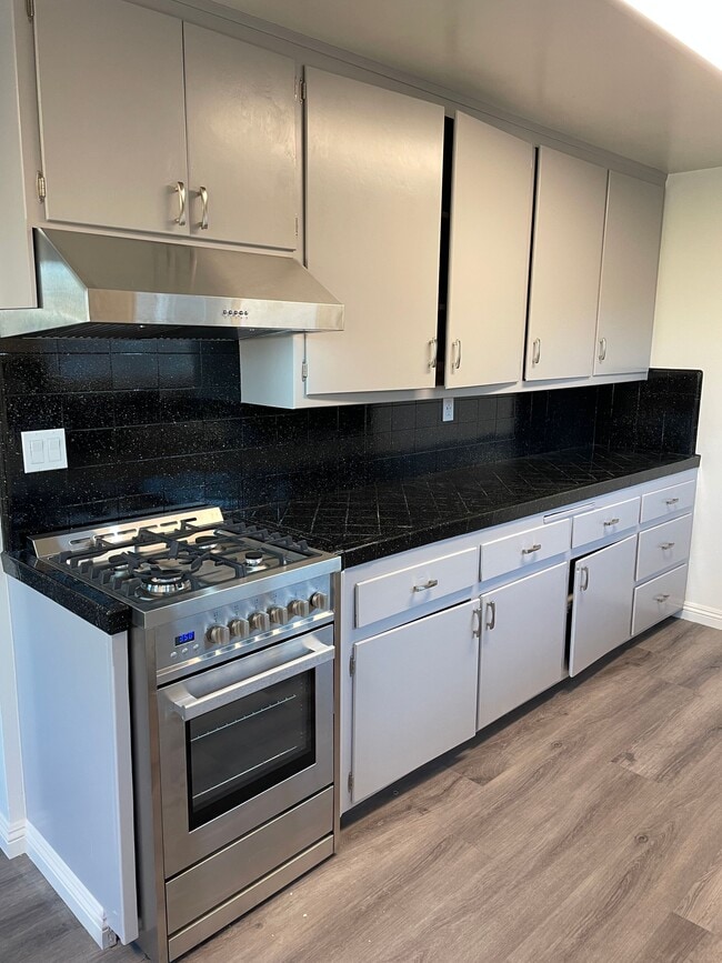 Building Photo - 509 S Almansor St Unit B