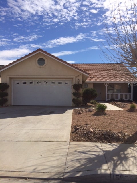 Photo - 3 BEDROOM, 2 BATH VICTORVILLE HOME. COMMUTER FRIENDLY!  NEAR AMARGOSA AND MOJAVE