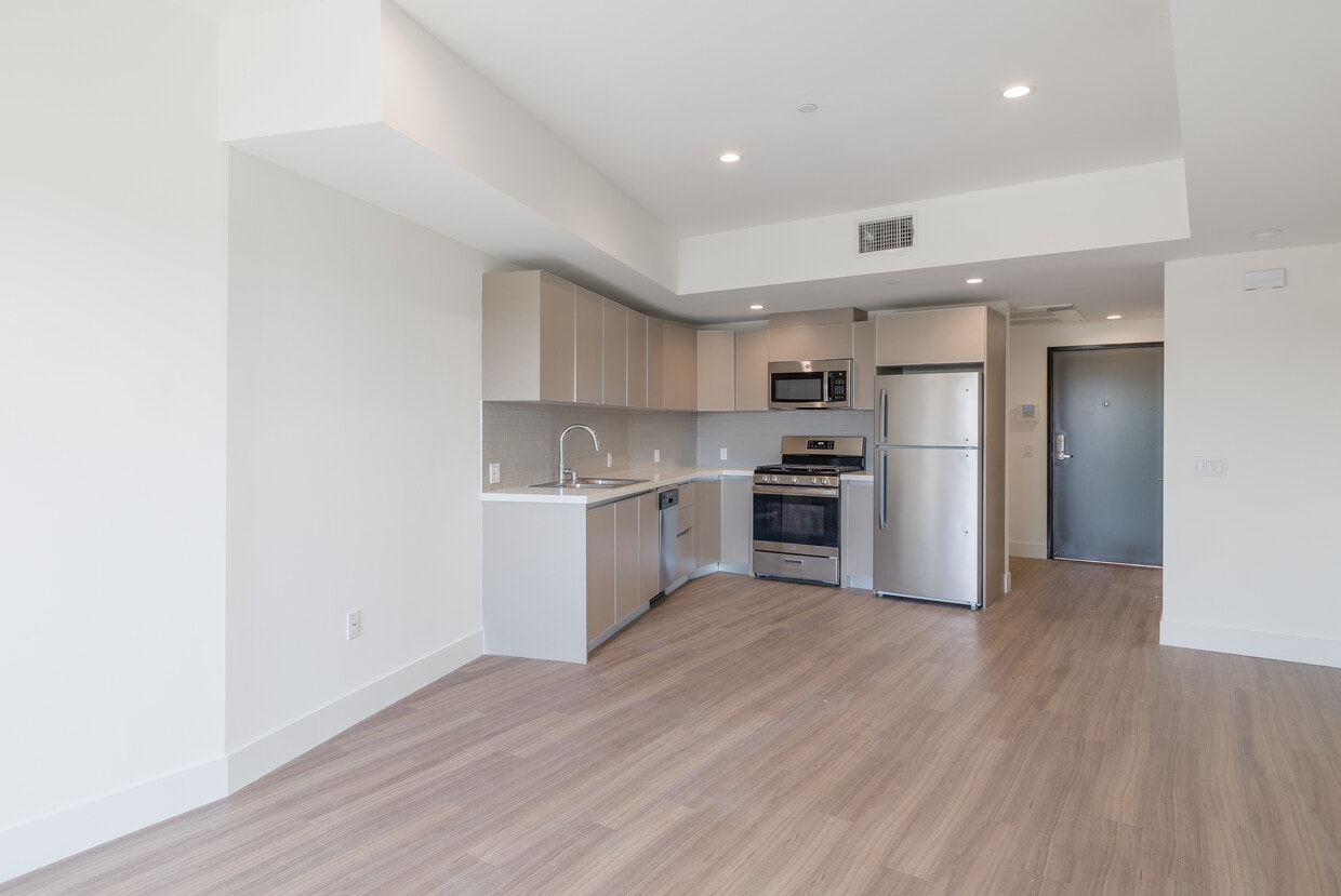 3D Tour - 838 S La Brea Ave Apartments