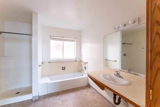 Photo - 11508 Moorpark St Unit D