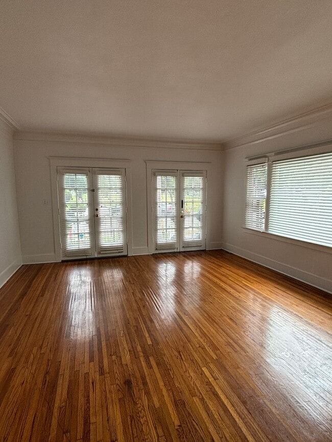 Photo - Beautiful 2 Bedroom 1 Bath available now in Long Beach Unit 25 Cherry Ave