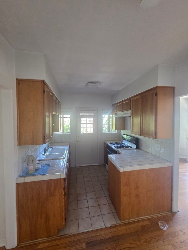 Photo - 908 Robinson St Unit 908 Robinson St.