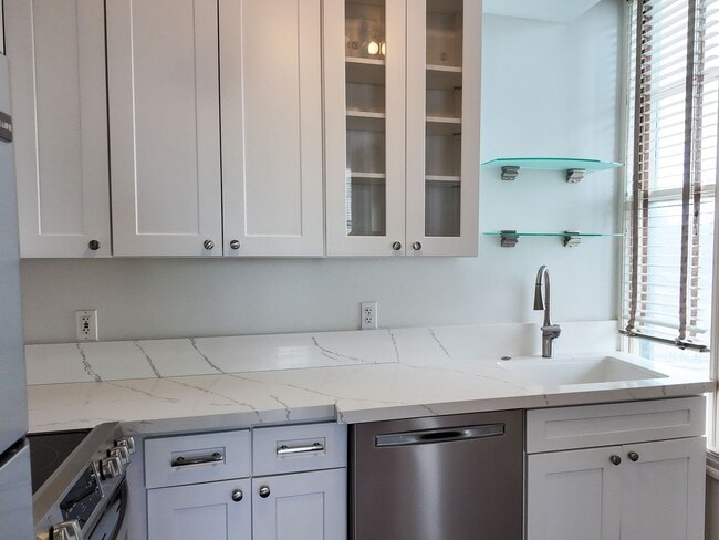 Photo - 702 Ash St Unit 903