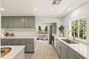 Photo - 10607 Whitegate Ave