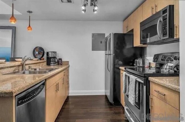 Photo - 425 W Beech St Unit 1354