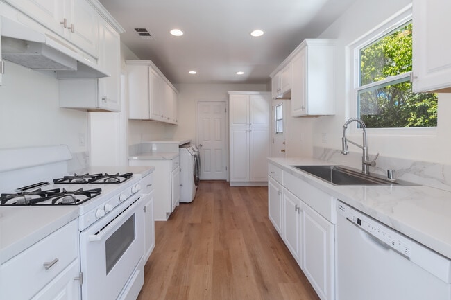 Photo - 11000 Gaviota Ave