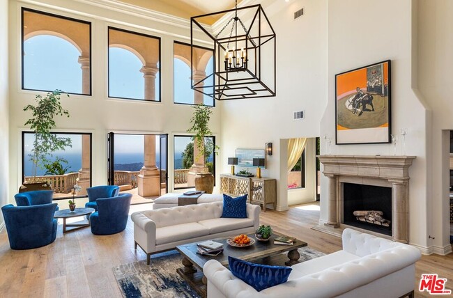 Photo - 5925 Murphy Way