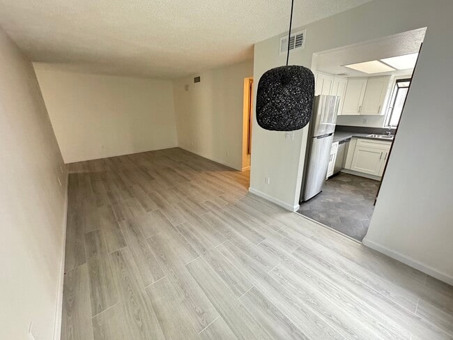 Photo - 4633 Vermont Pl Condo Unit 205