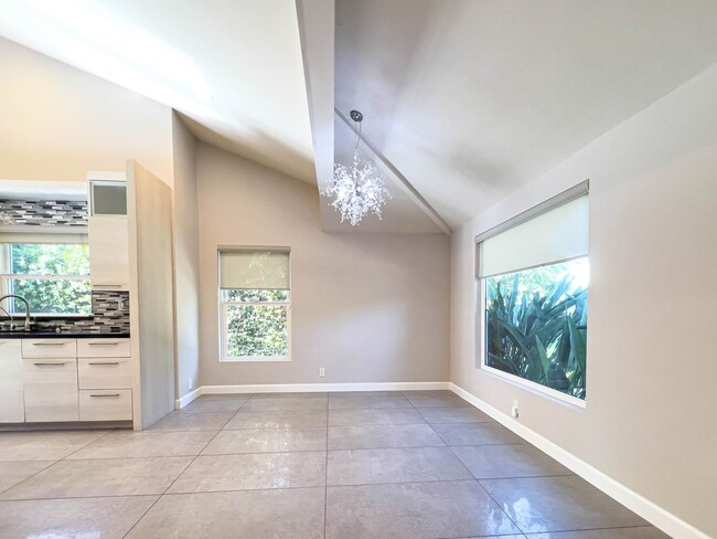 Photo - 15424 Camarillo St Unit 15424