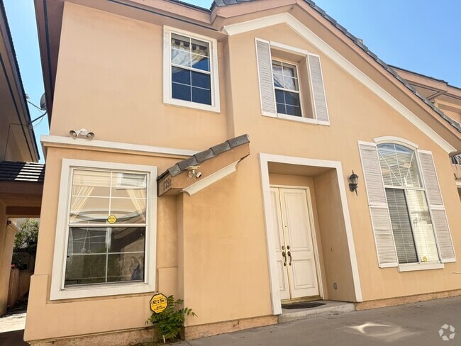 Building Photo - 929 W Duarte Rd Rental