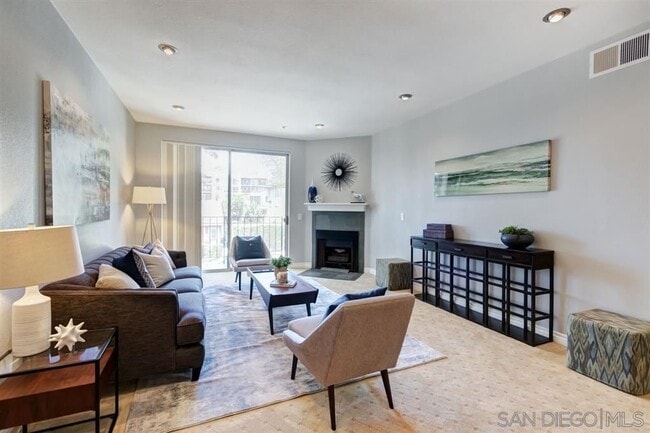 Photo - Spacious Bankers Hill 2/2 Condo! Walk to B...