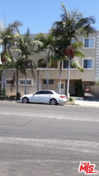 Building Photo - 2432 Colby Ave Unit 102