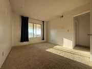 Photo - 6522 Edmonton Ave
