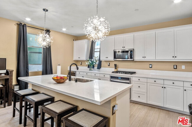 Photo - 720 Grace Ave