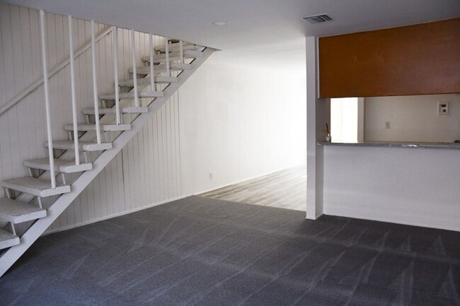 Photo - 733 S Fondren St Unit Fondren (733) Apt #D