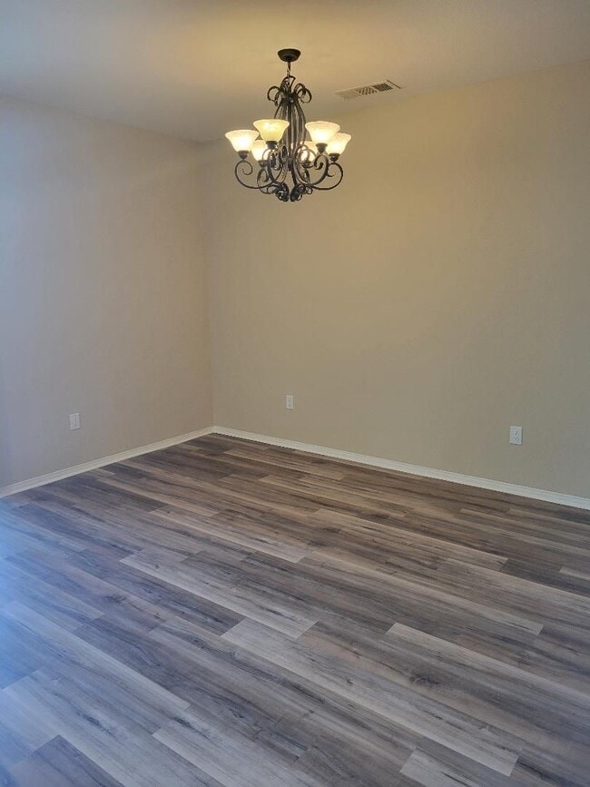 Photo - BEAUTIFUL SPACIOUS TOWNHOUSE IN GREAT LOCA...