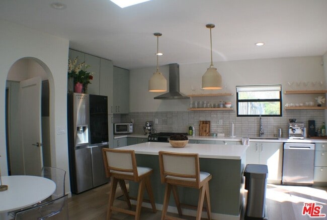 Building Photo - 8587 Rugby Dr