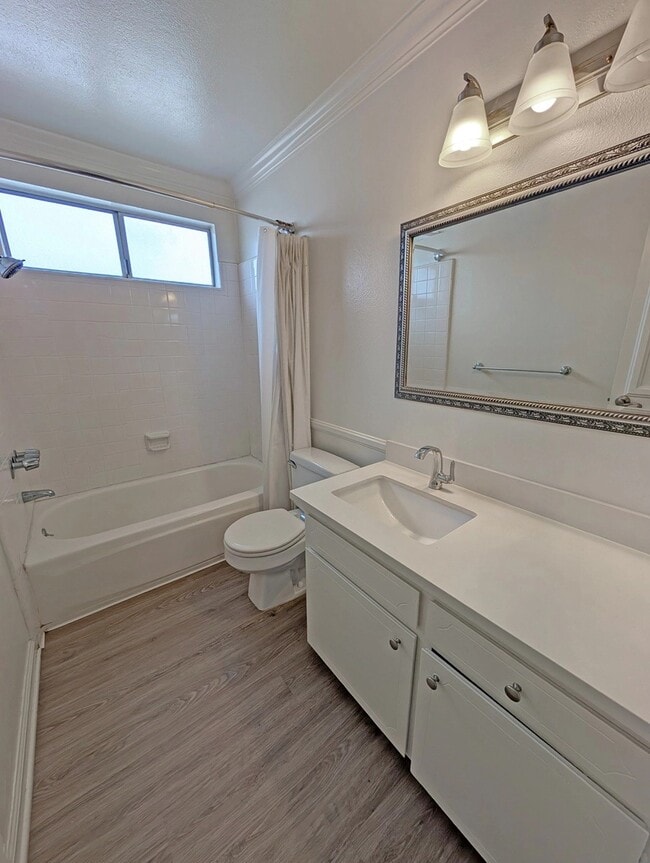 Photo - 1335 S Carmelina Ave Unit 202