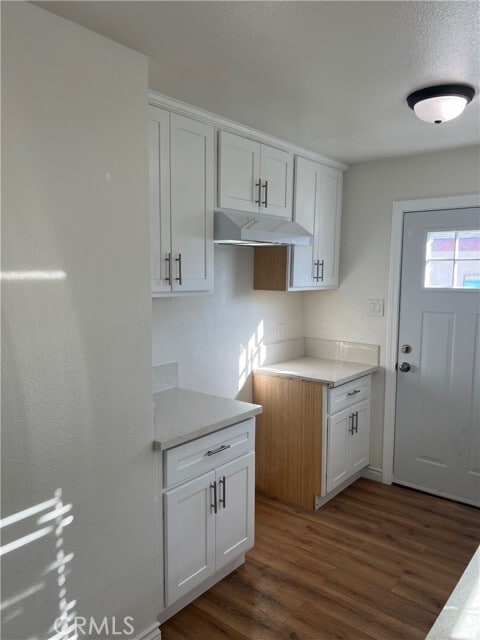 Photo - 9327 Myron St