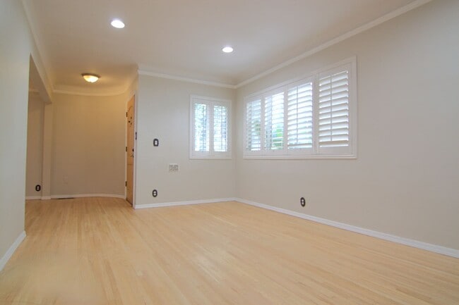 Photo - 1440 N Pass Ave