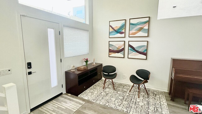 Photo - 2927 1/2 Denby Ave