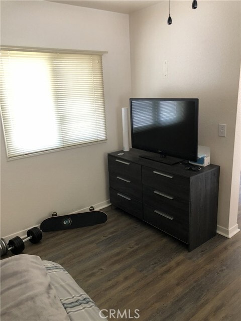 Photo - 318 Metropole Ave