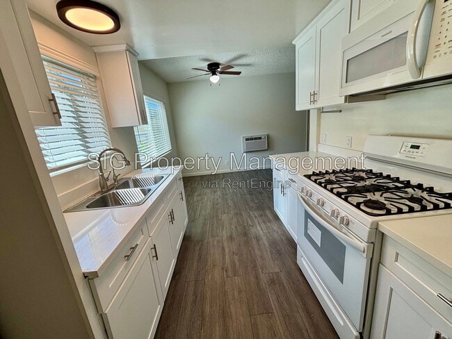 Photo - 1126 E Doran St Unit C