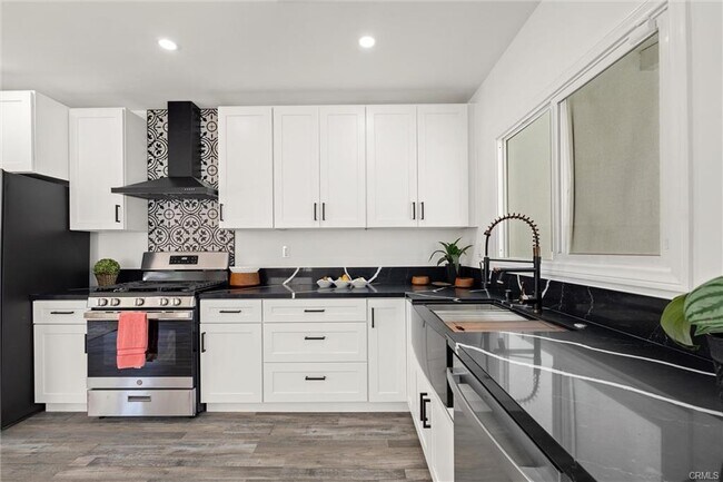 Photo - 6616 Vesper Ave