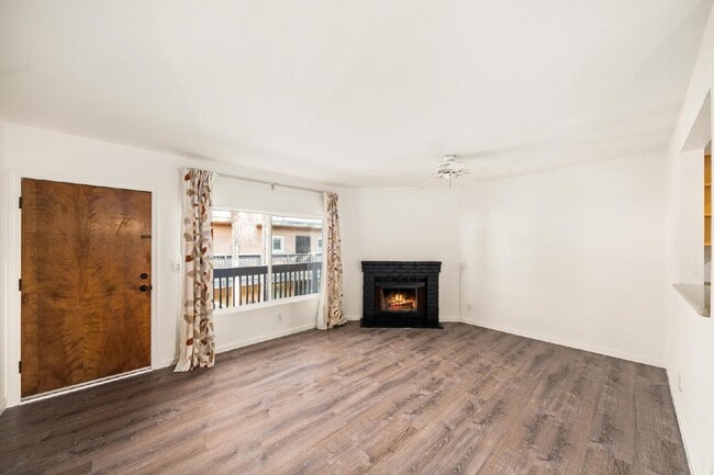 Photo - Fabulous University Heights location! Unit 5