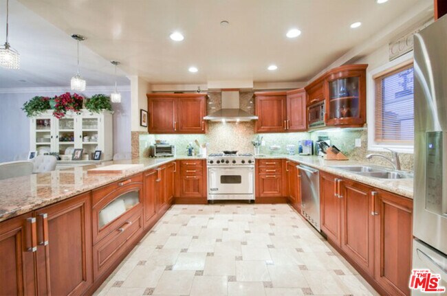 Photo - 1828 Glendon Ave Unit PH3