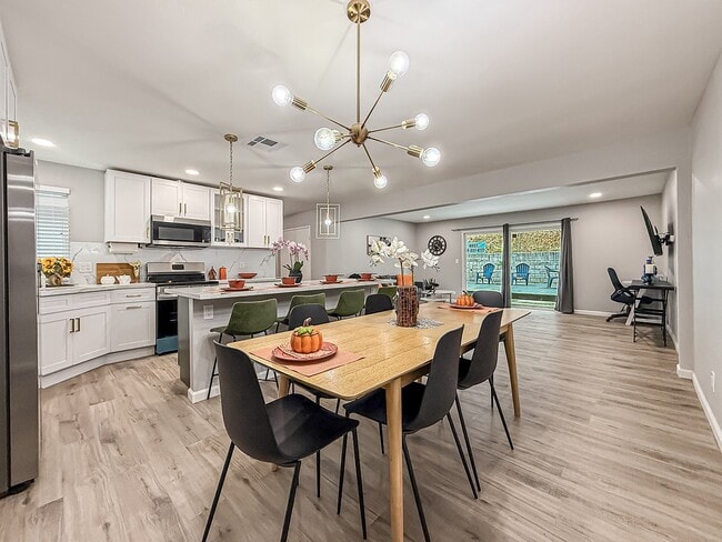 Building Photo - 717 Watson Ave