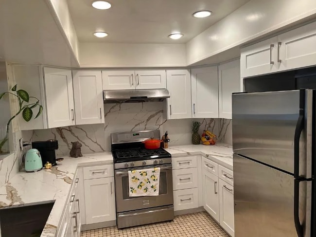 Photo - 6752 Hillpark Dr Unit 201