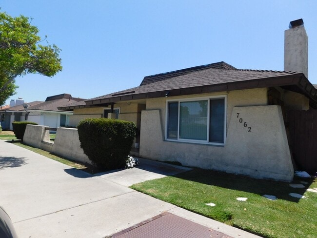 Building Photo - 7062 Heil Ave Unit 2