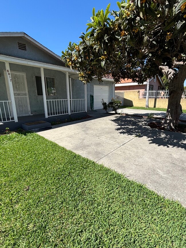 Photo - 6617 Purdy Ave