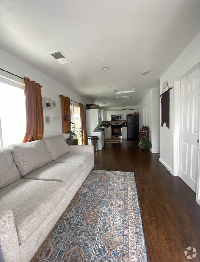 Building Photo - 1623 Drexel Dr Rental