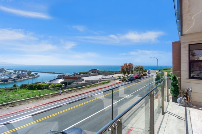 Photo - 34403 Street of the Green Lantern