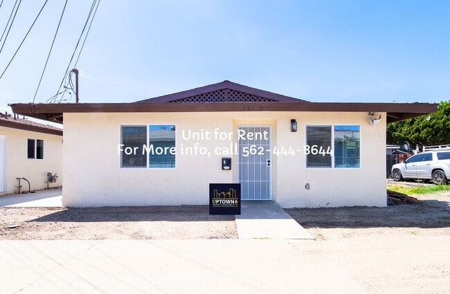 Photo - House - 2 Bedrooms + 1 Office / 1 Bathroom - Paramount