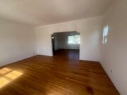 entry way - 800 N Mansfield Ave Apartment Unit 800