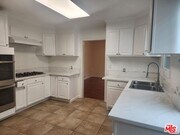 Photo - 328 S Oakhurst Dr House