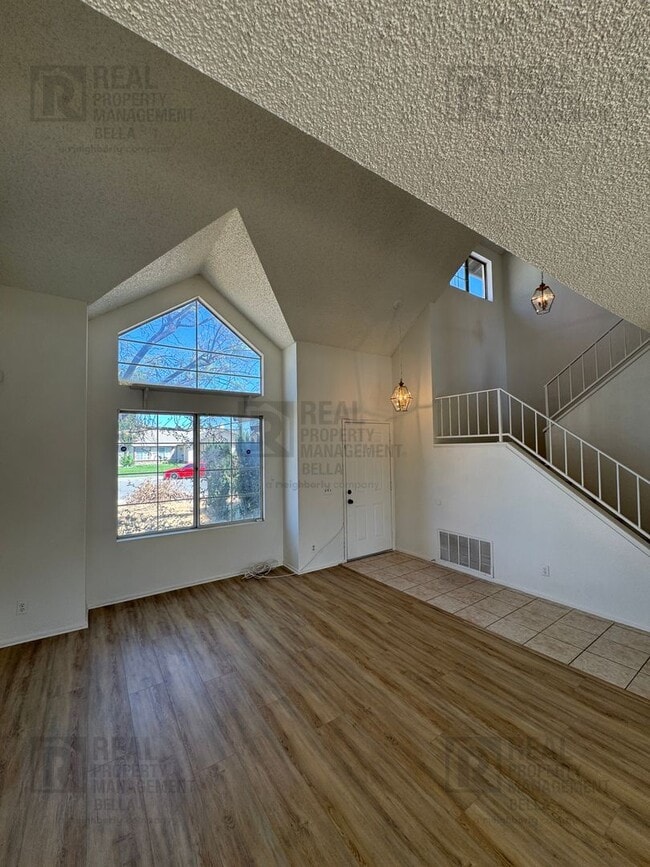 Photo - 1330 Wrigley Ln