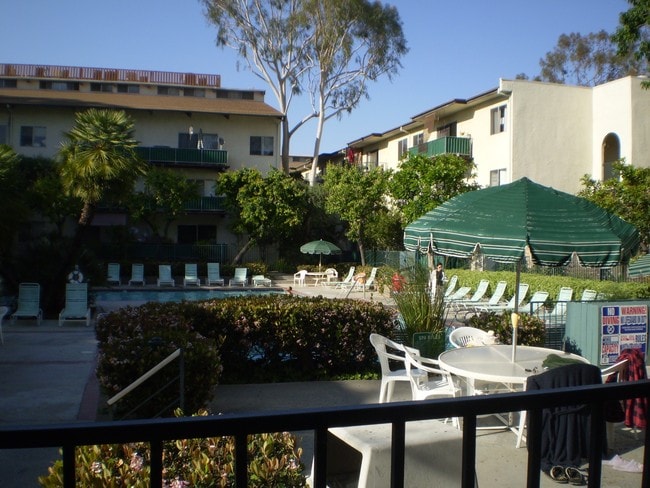 Photo - 5460 White Oak Ave Unit J