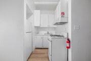 Studio - 300SF - Kitchen - 919 S. Manhattan Pl