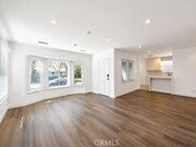 Photo - 10946 Wagner St
