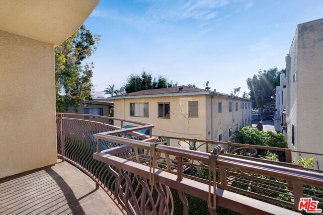 Photo - 1731 Corinth Ave Unit 205